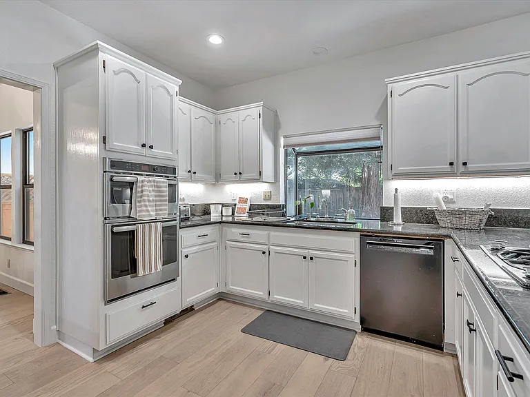 133 Madrid Way — Photo 24