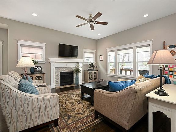 5th image of 3344 SW Arena St