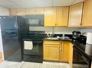 8 Shadowbrook Ln APT 38, Milford, MA 01757