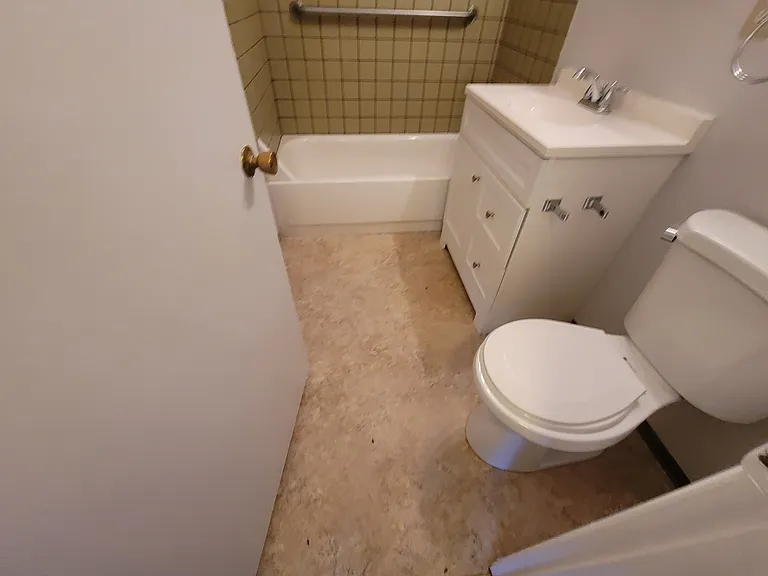 815 Toomes Ave #A — Photo 2