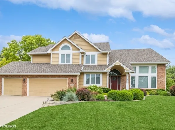 14043 Lakeview Dr, Clive, IA 50325