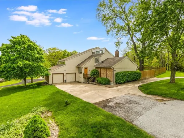 8210 NW Eastside Dr, Weatherby Lake, MO 64152