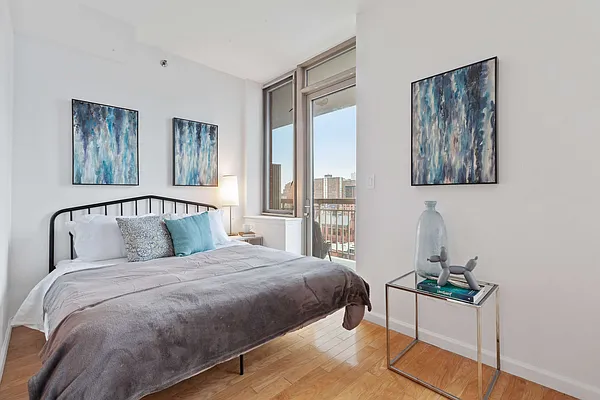 Sold by Compass | media 2