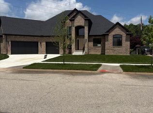 10505 Excalibur Dr, Shelby Township, MI 48315