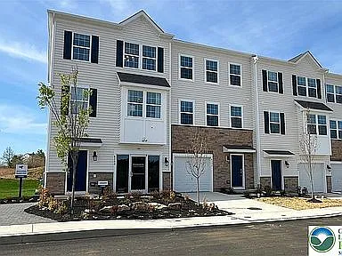 3 bed, 2.5 bath, 1969 sqft, $2,800 — Photo 1