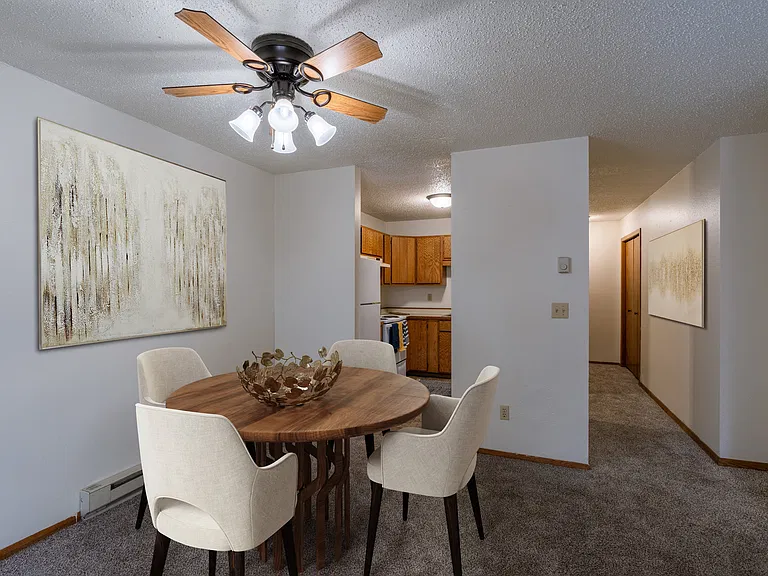 Fargo, ND Crescent Park Apartments | Dining