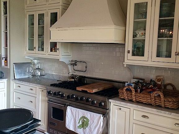 Custom cabinets/VIKING range