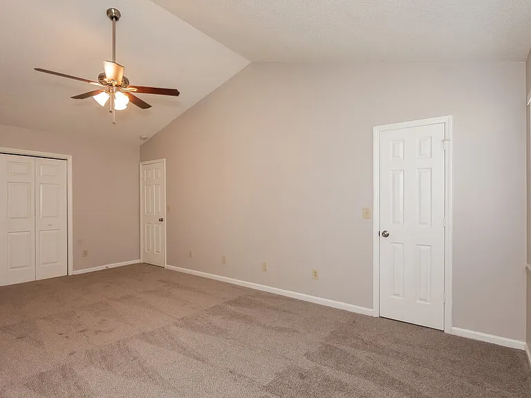 2341 Castlecomer Dr — Photo 11