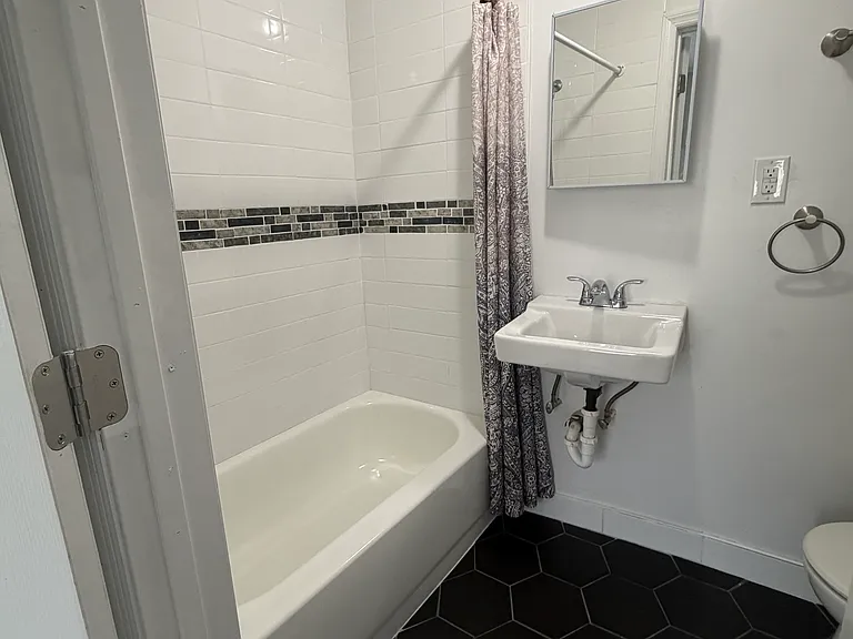 176 Bloomfield Ave #2 — Photo 11