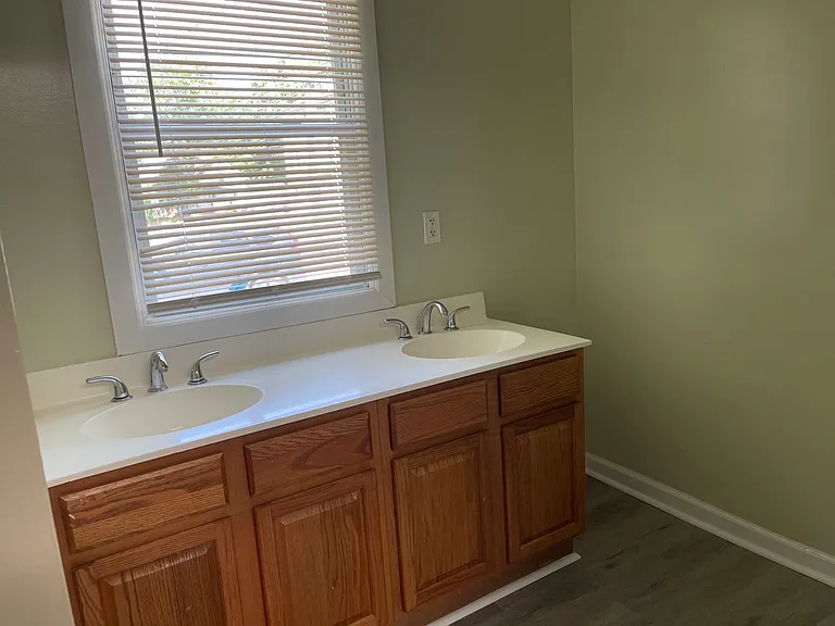 356 Valley St #1 — Photo 17
