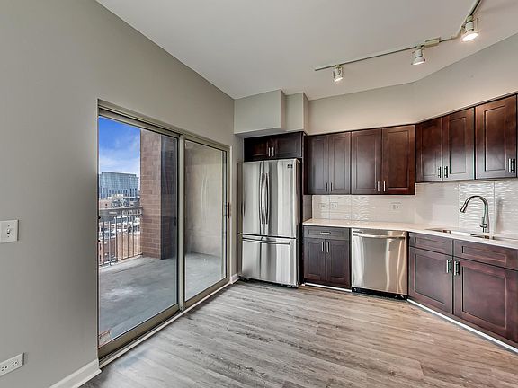 4th image of 720 W Randolph St #1OO3