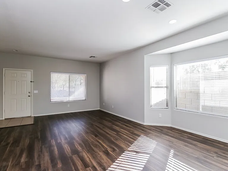 3402 N 129th Dr — Photo 4