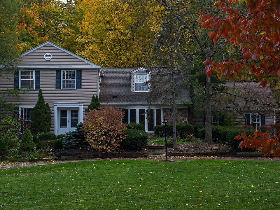 8425 Lucerne Dr, Chagrin Falls, OH 44023 Zillow