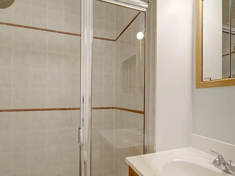 8236 Governors Ct — Photo 18