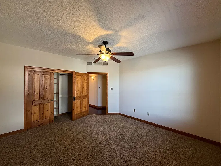 516 Sparrow Hawk Ct SE — Photo 9
