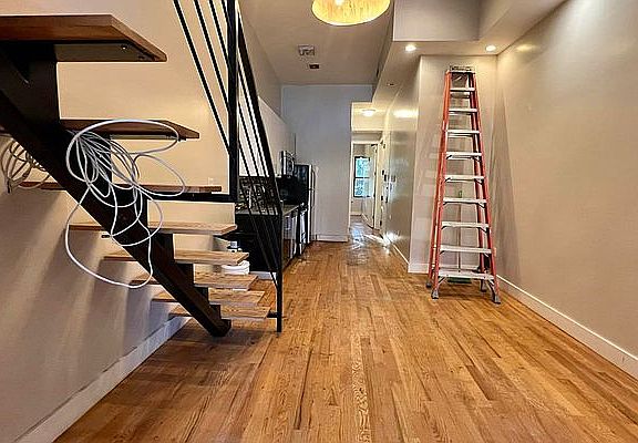 2nd image of 263 Melrose St APT 3