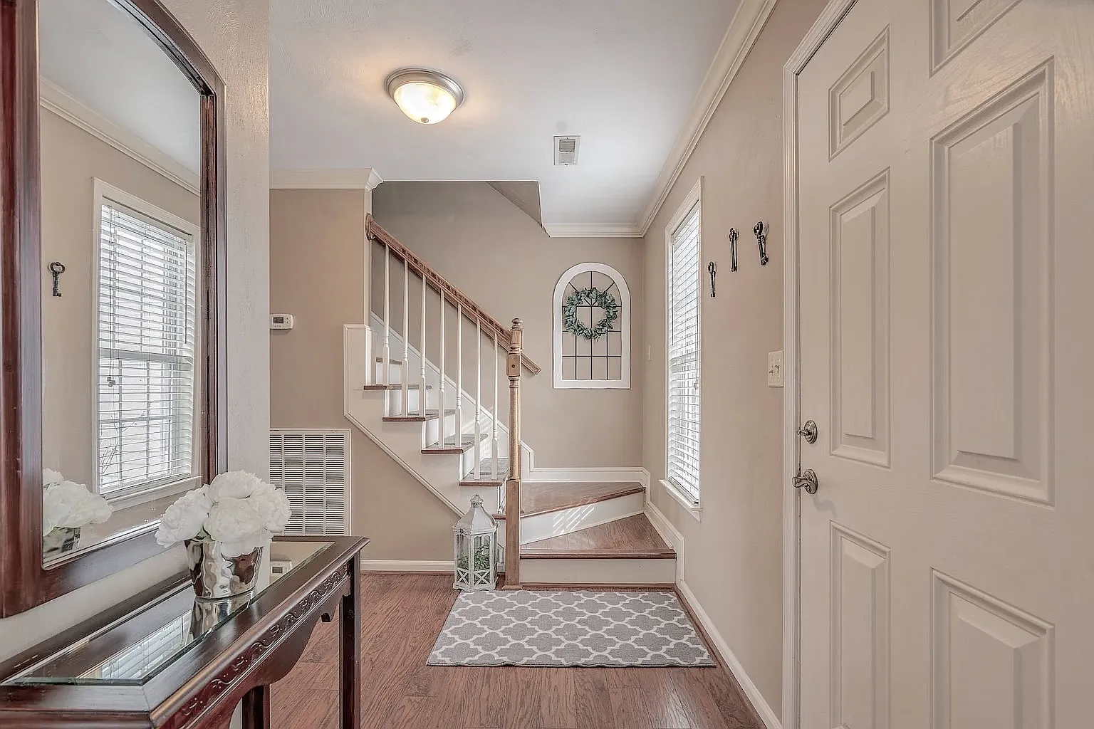 3 bed, 1389 sqft, $2,250 — Photo 4