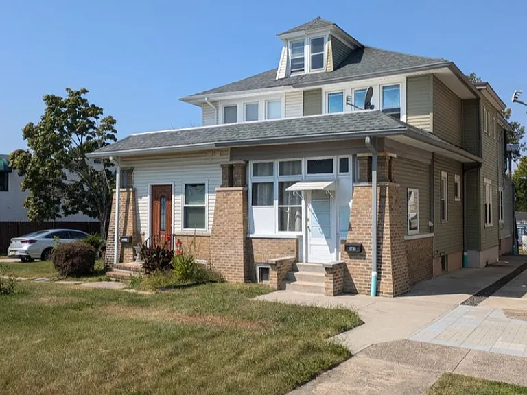 12 Haveson Ave — Photo 1