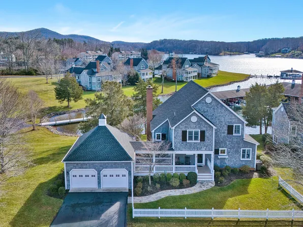 85 Sconset Dr, Penhook, VA 24137