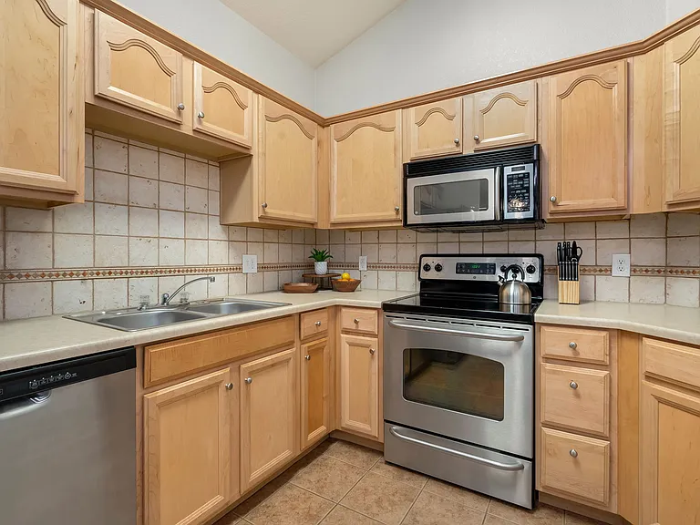 2133 Krisron Rd #D-302 — Photo 11