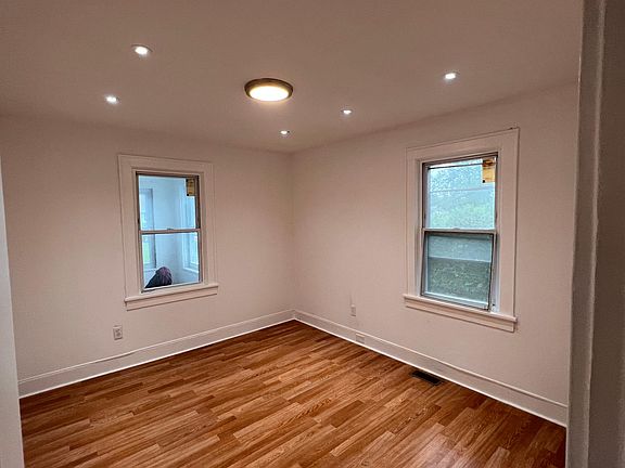 3rd image of 231 Demarest Ave Floor 1
