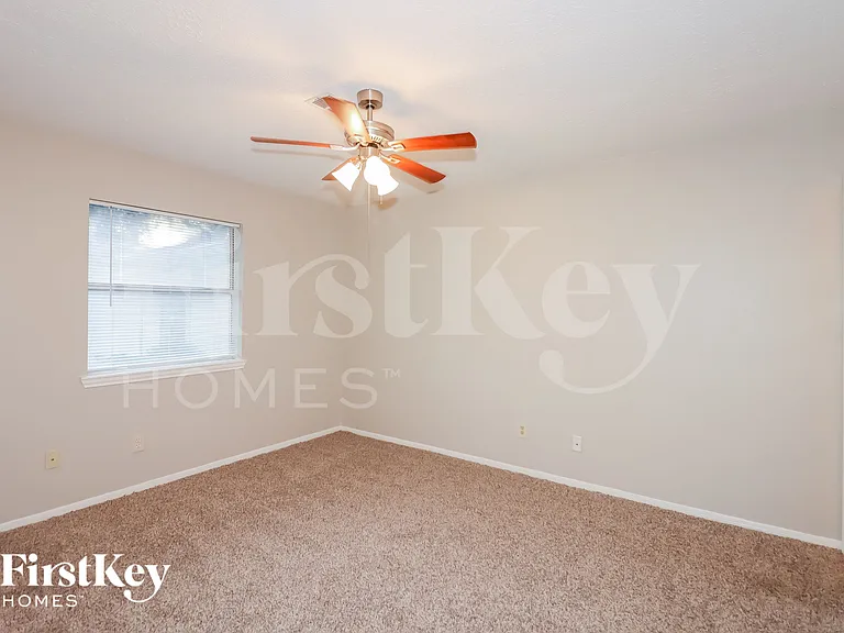 2518 S San Antonio St — Photo 8