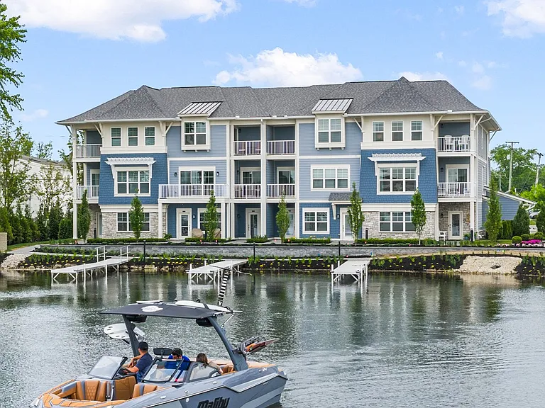 Mystic Cove - Luxury Lakefront Living — Photo 24
