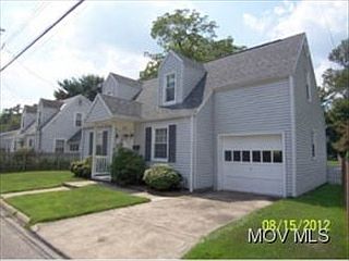 2nd image of 2721 Linden St