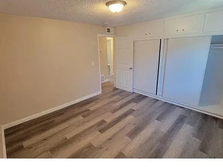 811 Orchid Ct #L — Photo 20