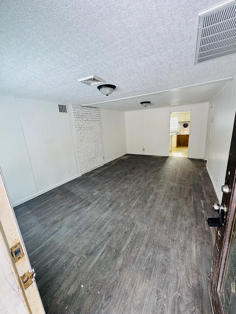 Building Photo - 101 Honeywell Ln #1