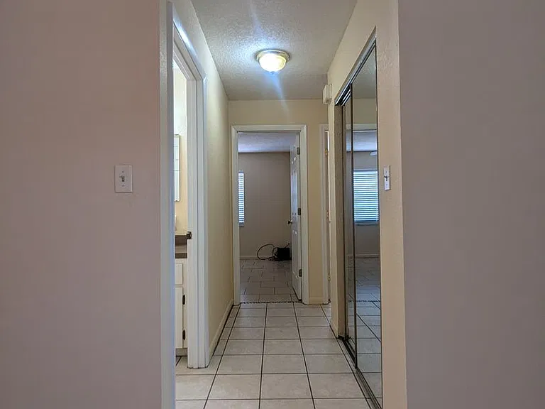 824 N Saint Clair Abrams Ave — Photo 17