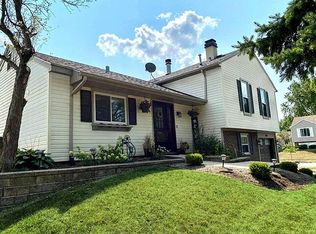 300 E Sheridan Dr, Bartlett, IL