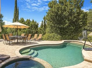 26065 Redbluff Dr, Calabasas, CA 91302