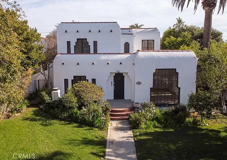 710 Adelaide Pl — Photo 35