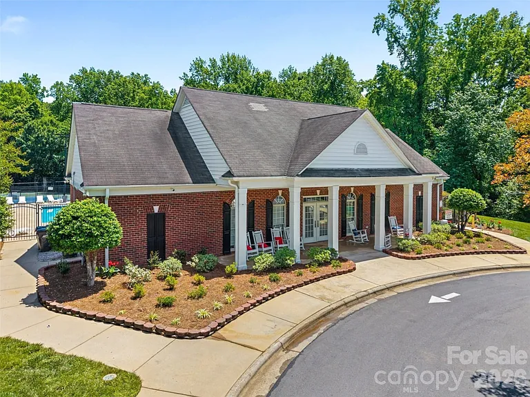1614 Spandril Ln — Photo 29