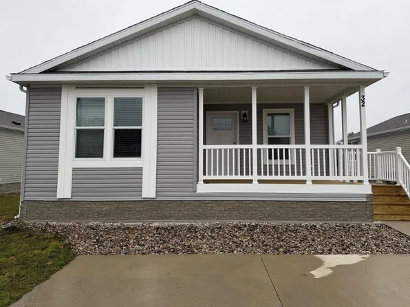 1283 E Ellis Rd #32, Norton Shores, MI 49441