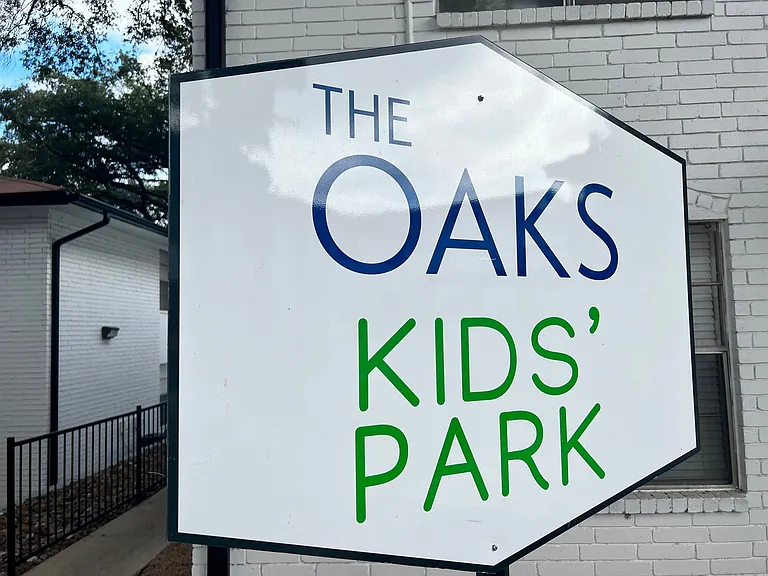 The Oaks Apartments At Medical Center — Photo 45
