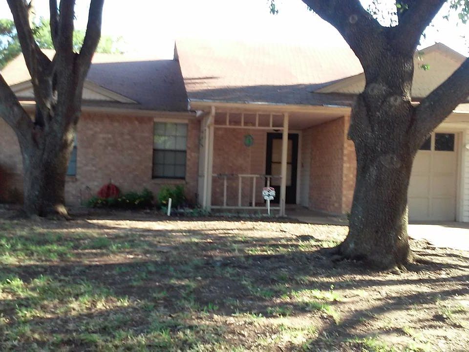 1st image of 2613 Danberry Ln