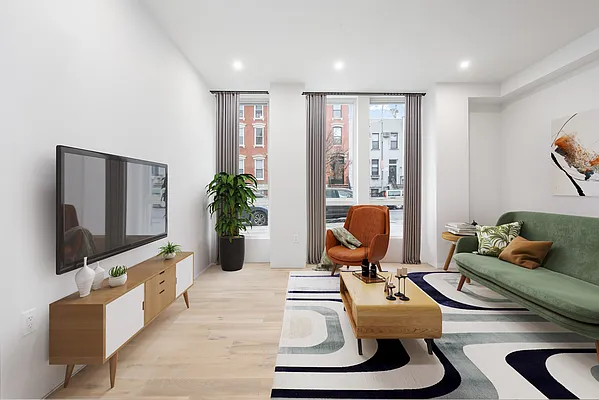 Sold by Oxford Property Group | media 14