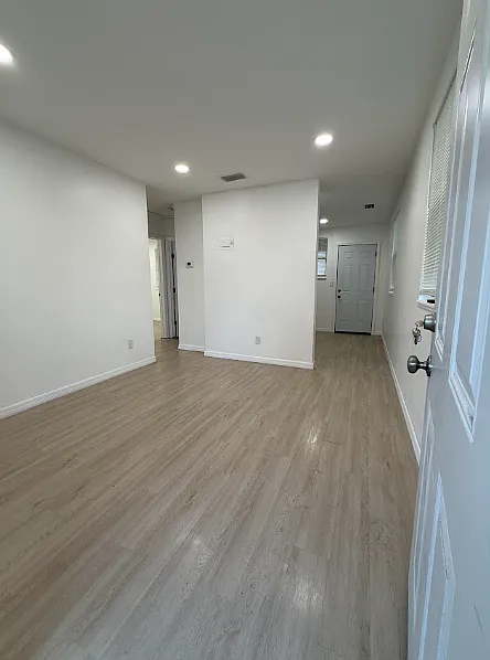 Newly Renovated 2BR/1BA Central Heat & Air, Off-Street Parking, Lawn Care Included — Photo 3