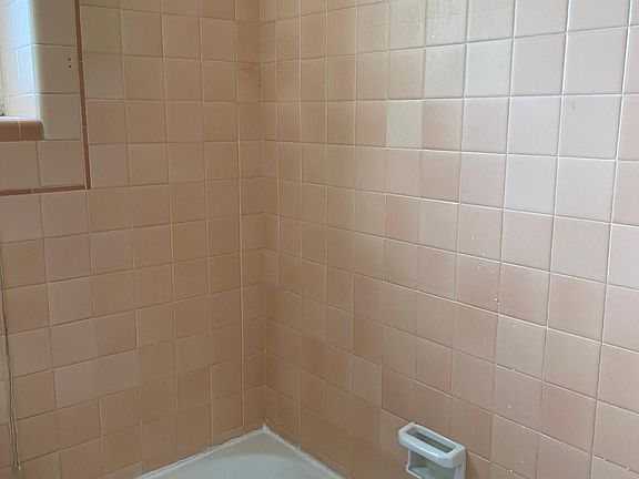 C 5 Full Sized Bath/Shower Combination