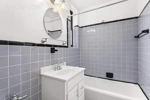 Sold by The SIMPLE Real Estate Co | media 20