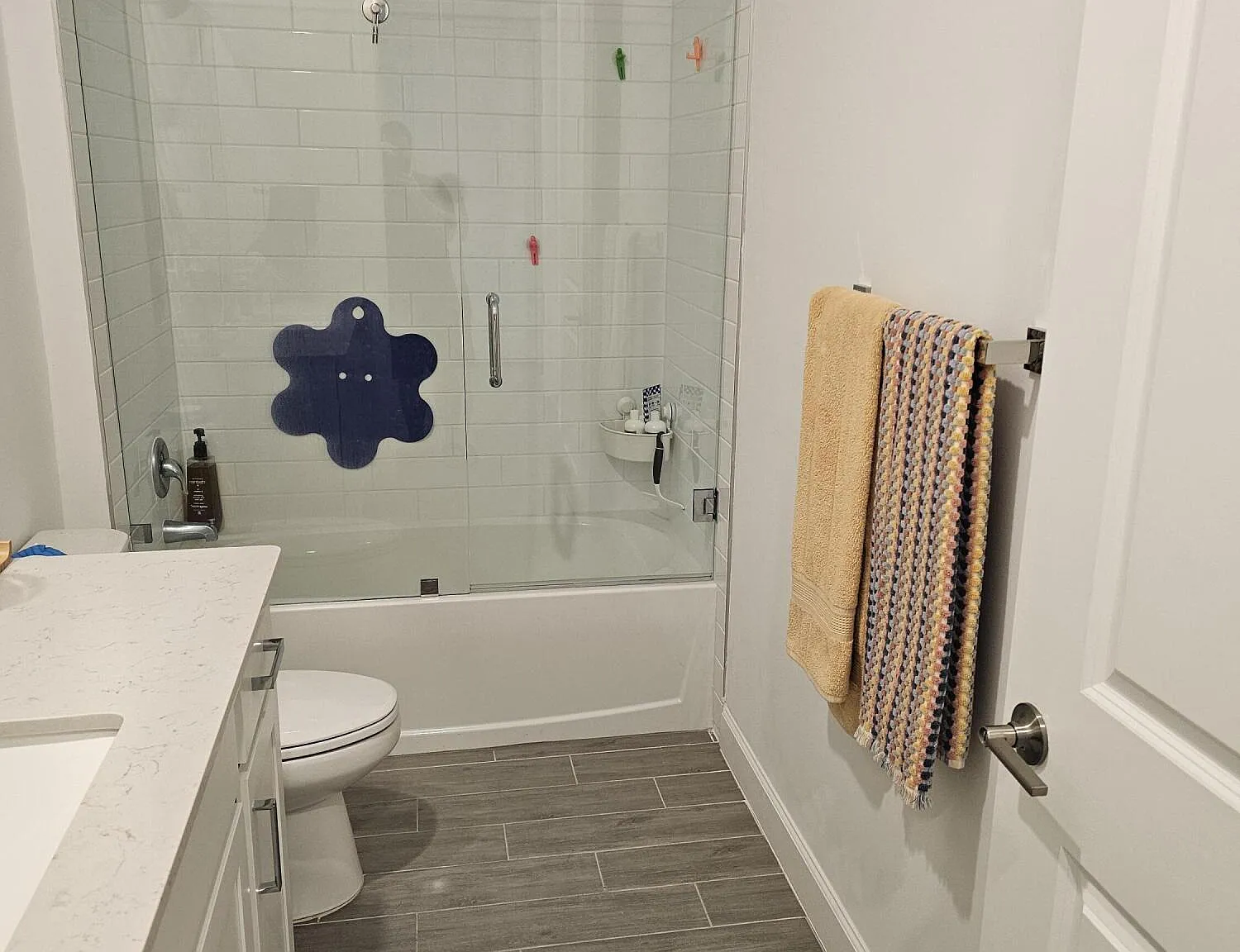 3 bed, 2.0 bath, 1952 sqft, $3,450 — Photo 4