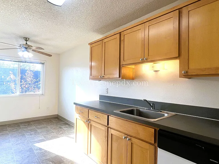 5802 SE Milwaukie Ave #3 — Photo 4
