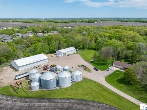 51671 Lor Ray Dr, North Mankato, MN 56003