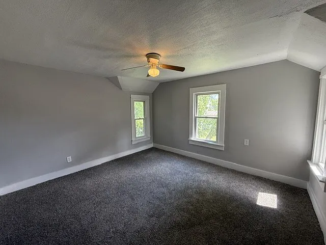 411 N Cedar Ave — Photo 6
