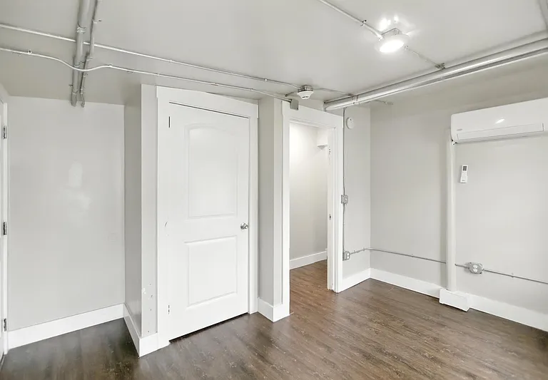 616 W Maple St #6 — Photo 7