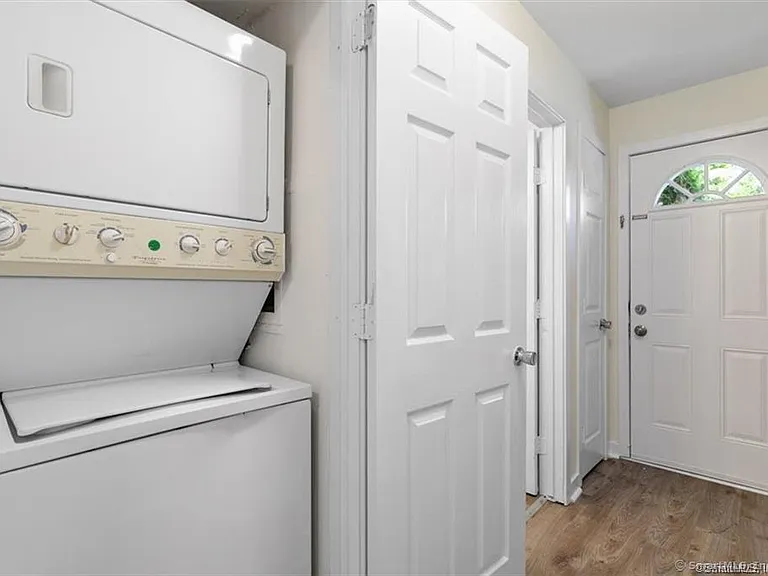 86 Howe St #A — Photo 16