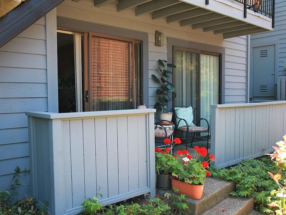 2nd image of 3180 Country Club Dr APT 2A