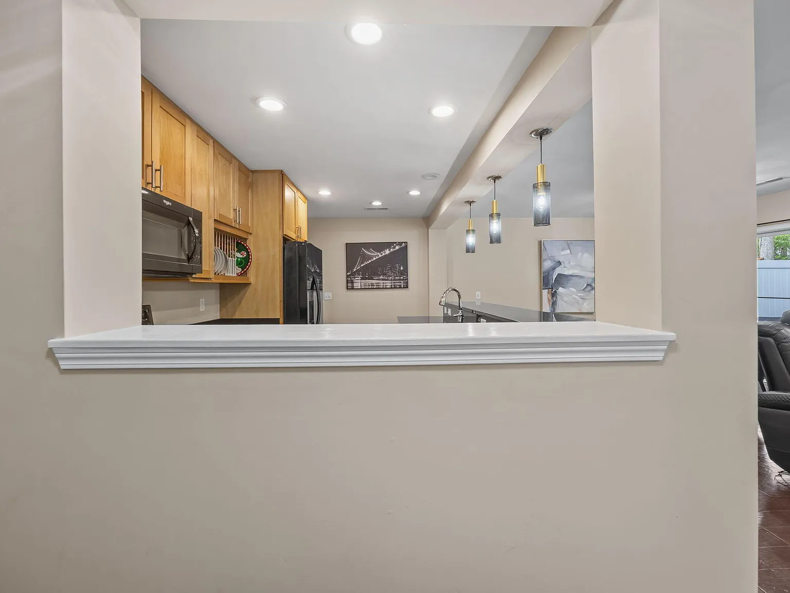 3 bed, 2.5 bath, 1938 sqft, $2,295 — Photo 4
